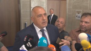 
"Винаги съм казвал, че българските войници ще защитават само територията на страната ни и в Украйна няма да ходят войници – това е гарантиран от нас", категоричен е лидерът на ГЕРБ.