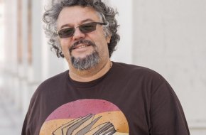  Националният съвет на Движение "Да, България" реши коалицията да се обедини около оценката, че ПП-ДБ може да поиска третия мандат. Условието - ако бъде установено наличието на готовност за формиране на широко програмно мнозинство около пакет антикорупционни реформи, насочени към елиминиране на модела "Пеевски", завършване на съдебната реформа и стабилизиране на парламентарната република.
 