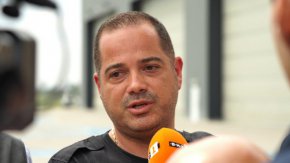 

"От наша страна ние сме се подготвили с голяма част от силите и средствата, които ще бъдат прегрупирани и предислоцирани в района на границата. Това, което уверяват колегите е, че ако евентуално има навлизане на пожара на българска територия, това няма да стане по-рано от утрешния ден".
