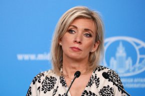 

„Всички отлично знаят, че това е човек, който може да изкриви всичко, да излъже, да откаже всичко“, каза тя.
