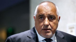Мисля, че поне принципът, че правото на първата парламентарна сила да има председател на НС трябва да се спазва. Дори не ми минава мисълта, че могат да направят подобно нещо. Ако се намери ново мнозинство да свали председателя на парламента точно преди изборите. Ще бъде един много разсърден ГЕРБ и просто не ги съветвам да го направят.
