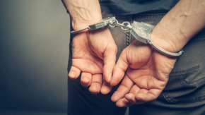 36-годишен мъж е нанесъл множество порезни рани на съпругата си в София