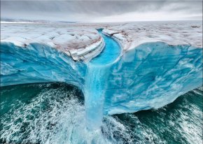  Снимка на ледник в норвежкия архипелаг Шпицберген печели награда от Travel Photographer of the Year (TPOTY) за 2024 г