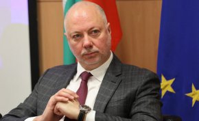 Премиерът Росен Желязков ще посети българските военни заводи ВМЗ "Сопот" и "Арсенал".
