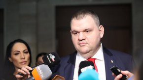  Подкрепяме протеста на ресторантьорите! Внасяме отново 9% ДДС и призоваваме да бъде прието: Пеевски