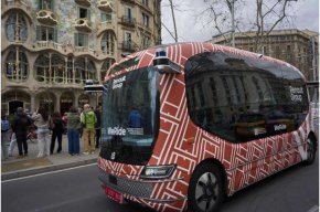 Барселона изпробва автобус без водач