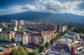  €1980/кв.м. средно за жилище в София, €680 среден наем