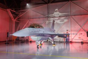Самолетът F-16 ще пристигне в България на 12 април 
