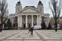 Трайков, и това ли не е паркиране в Градската градина: ФОТО НА ДЕНЯ