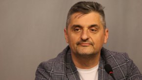 Хората, останали без мобилни услуги миналата седмица, трябва да бъдат компенсирани: Кирил Добрев