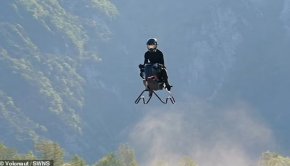 Първият в света ховърбайк в стил Star Wars достига 200 км/ч и НЕ използва перки, за да лети