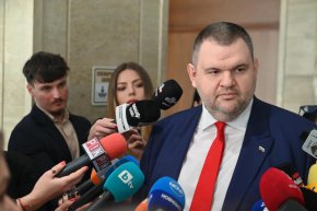Да свалим имунитетите на Възраждане. Времето на Костадинов свърши: Пеевски