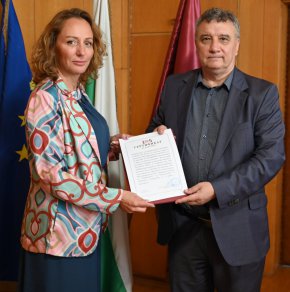   Българската банка за развитие със стратегически ангажимент към образованието на младите хора
