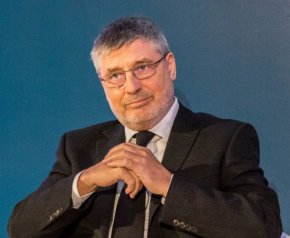 Спонсорът на ПП търси ново полит. представителство