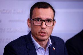  Терзиев обслужи Трейс, защо?  