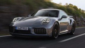 Новият Porsche 911 Turbo S за 2026 г. с 701 к.с. ускорява по-бързо от Bugatti