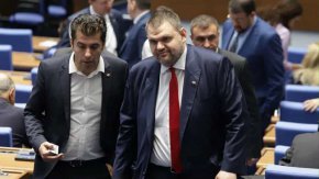  Не баща ми и не Пеевски ме направи депутат: Н. Алгафари