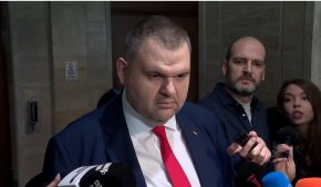 Всичко е в ръцете на Борисов дали ще хвърли държавата в бездната: Пеевски