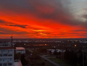 

Залезът на ЛУКойл - Нефтохим в Бургас, дързост и красота: ФОТО НА ДЕНЯ 