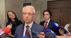 Един от нашите сътрудници бе нападнат от депутат с инициали Х.Х., сигнализираме прокуратурата: Денков
