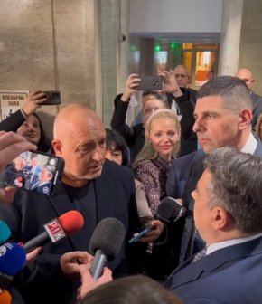 Борисов, Василев и Мирчев си размениха реплики в НС