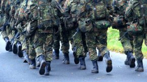  Бундестагът върна наборната военна служба в Германия