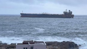 Евакуираха още четирима моряци от танкера Кайрос