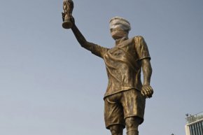 Меси ще открие свой паметник в Калкута