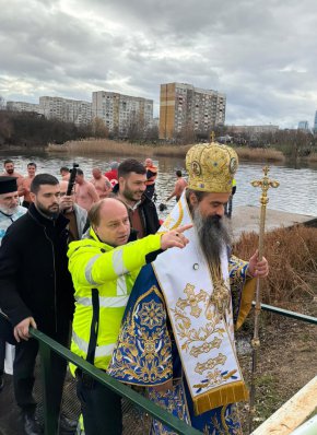Инцидент по време на слово на патриарх Даниил на езерото Дружба, намесиха се полицаи