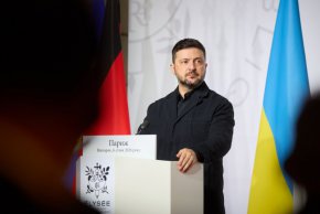 Изричен ангажимент, че Вашингтон ще осигури „гръб“ на Киев, беше премахнат от финалното съвместно изявление на лидерите