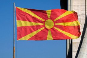 Синдикатите в РСМ  искат минимална заплата като в България