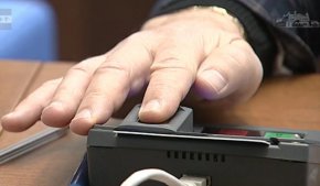 Разрешава се рекламата на адвокатската дейност и се регламентира използването на посредници: НС
