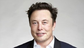 Мъск обмисля мегасливане: Bloomberg
