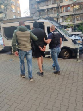 Разбиха организирана схема за кредитни измами в София: петима са с „задържане под стража“