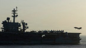 САЩ отрича Иран да е удрил US военноморски кораб с ракетен удар 