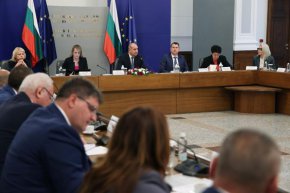Радев постави задачи на областните управители
