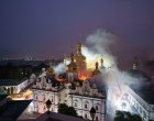 Пожар в прочутата Киево-Печорска лавра след руски въздушни удари