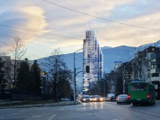  Пускат любимия небостъргач на кмета на Парадайз заради калпава негова заповед