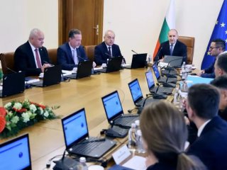 Кабинетът замразява минималната заплата до 2028 г.