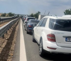  ТИР премаза кола на АМ Тракия, загинаха възрастен и две деца