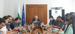 30% поскъпване на винетките, по-висок осигурителен праг и ръст на държавния дълг: Гълъб Донев