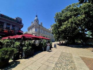 ДА! Good Food в сърцето на Русе правилно пропуска тортата гараш