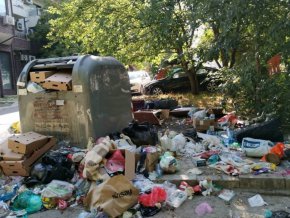 



Варна днес, каузата на кчмета Коцев, чието дело продължава: ФОТО НА ДЕНЯ    