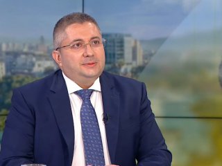Единствените договори за мантинели за последните 9 г. са подписани от екипа на министър Шишков: Нанков