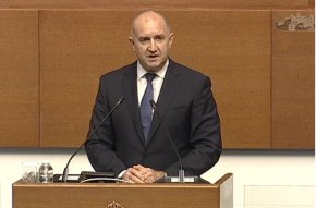 Радев: Ангажираме се с бюджет 2027 значително да намалим дефицита