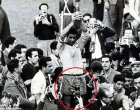 Скрита подробност в емблематична снимка от Световното първенство през 1962 г. разпали диви теории за „пътешественик във времето“