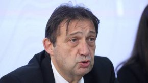   Мантинелите се оказаха по БДС, вече слагат нови, Шишков е излъгал за парите: Фактите    