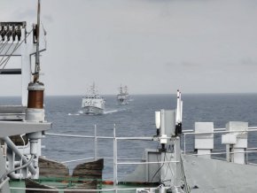 Военни демонстрации в Бургаския залив днес