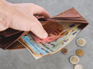 Отпада обвързването на минималната заплата със средната, идва нов механизъм