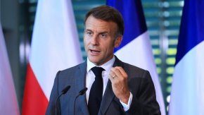 Макрон затвърди политическото си наследство със забрана на социалните мрежи за деца под 15 години